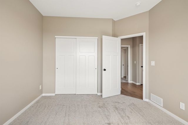 134 Sunbird Court, Waterloo, IA 50701