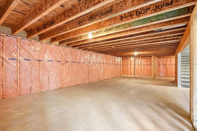 134 Sunbird Court, Waterloo, IA 50701