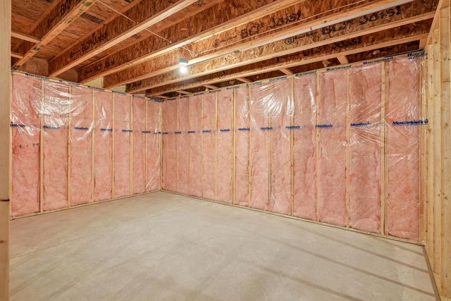 134 Sunbird Court, Waterloo, IA 50701