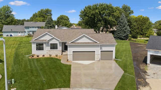 134 Sunbird Court, Waterloo, IA 50701