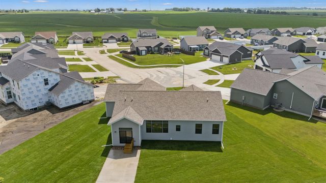134 Sunbird Court, Waterloo, IA 50701
