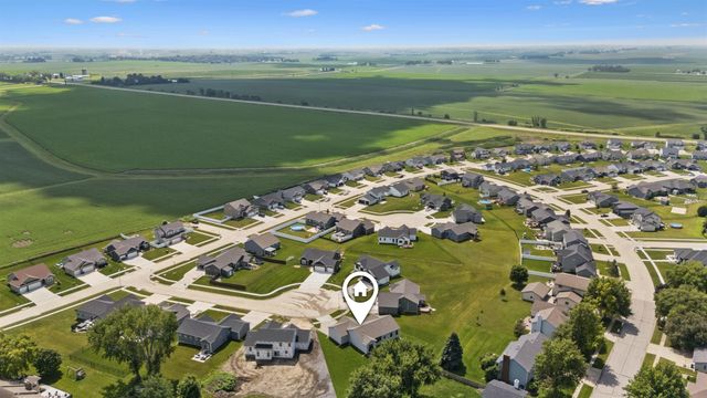 134 Sunbird Court, Waterloo, IA 50701