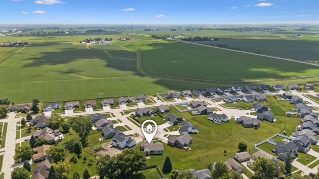 134 Sunbird Court, Waterloo, IA 50701