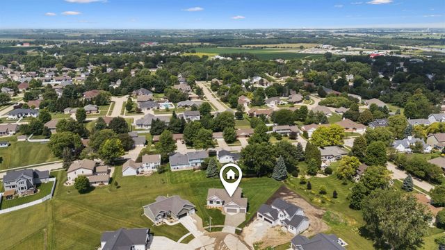 134 Sunbird Court, Waterloo, IA 50701
