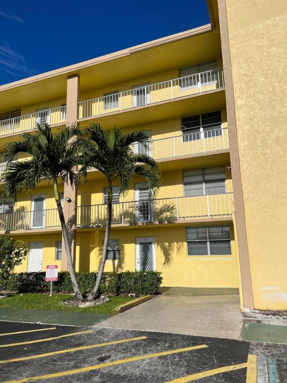 9949 Sandalfoot Boulevard Apt 514, Boca Raton, FL 33428