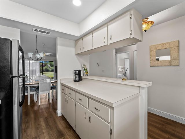 929 CAPRI ISLES BOULEVARD 27, Venice, FL 34292