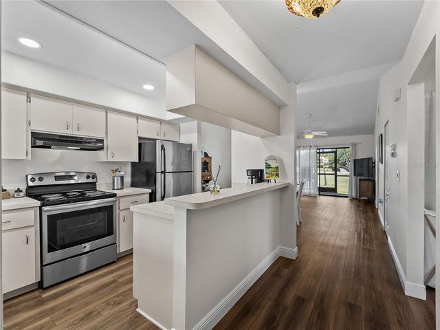 929 CAPRI ISLES BOULEVARD 27, Venice, FL 34292