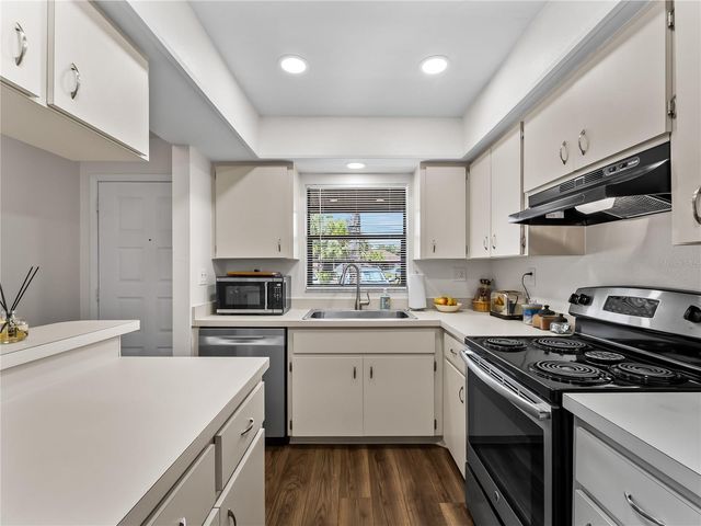 929 CAPRI ISLES BOULEVARD 27, Venice, FL 34292