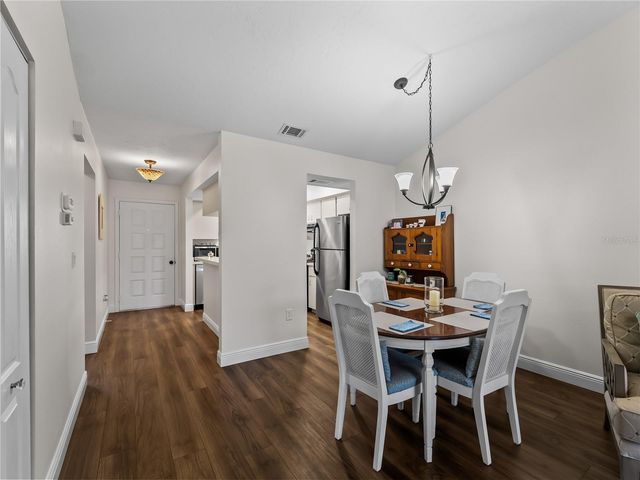 929 CAPRI ISLES BOULEVARD 27, Venice, FL 34292