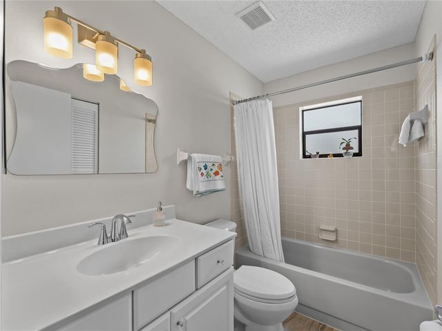 929 CAPRI ISLES BOULEVARD 27, Venice, FL 34292