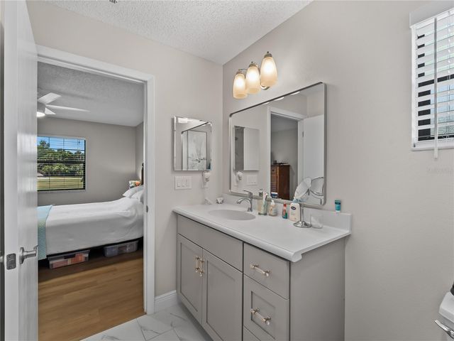 929 CAPRI ISLES BOULEVARD 27, Venice, FL 34292