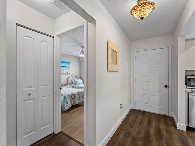 929 CAPRI ISLES BOULEVARD 27, Venice, FL 34292