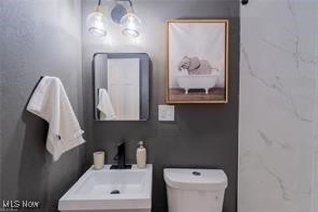 2441 Malden Road, Cleveland, OH 44121