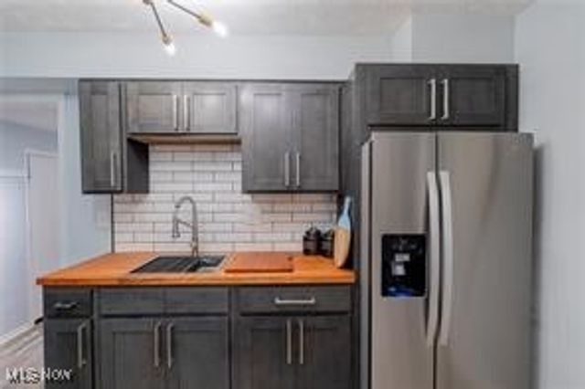 2441 Malden Road, Cleveland, OH 44121