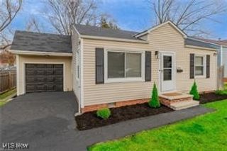 2441 Malden Road, Cleveland, OH 44121