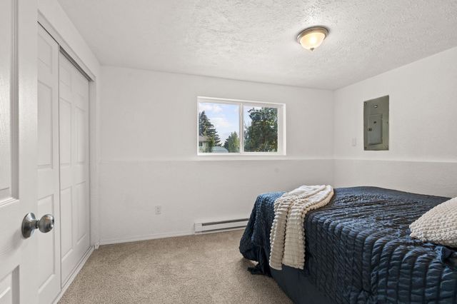 20710 E Gilbert Ave, Otis Orchards, WA 99027