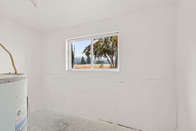 20710 E Gilbert Ave, Otis Orchards, WA 99027