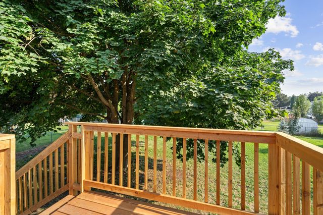 20710 E Gilbert Ave, Otis Orchards, WA 99027