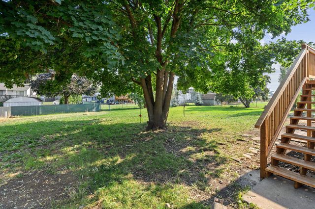 20710 E Gilbert Ave, Otis Orchards, WA 99027