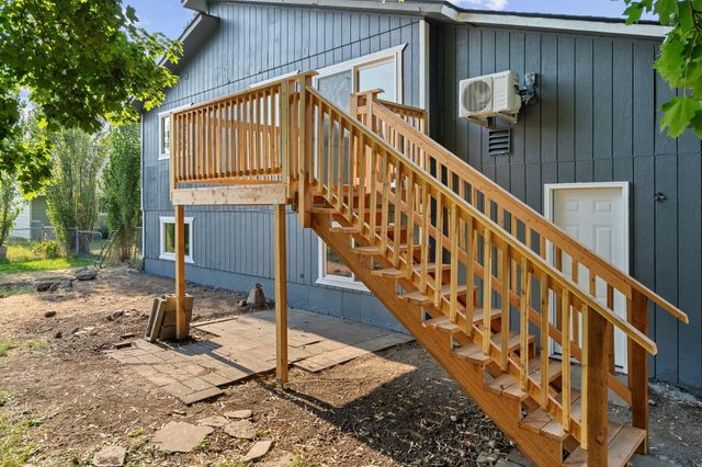 20710 E Gilbert Ave, Otis Orchards, WA 99027