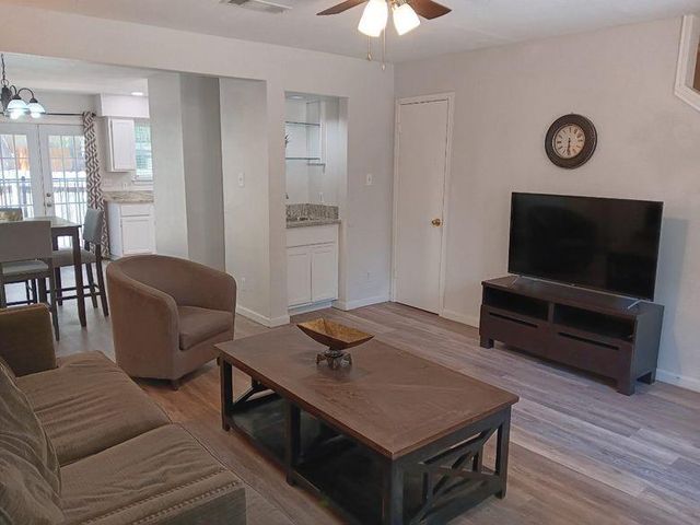 8402 Fathom CIR 107, Austin, TX 78750