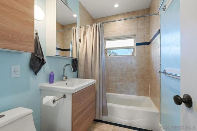 1042 Lincoln Ave, San Diego, CA 92103