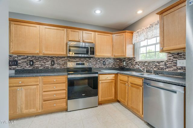 2020 Cody Cove, Bluff City, TN 37618