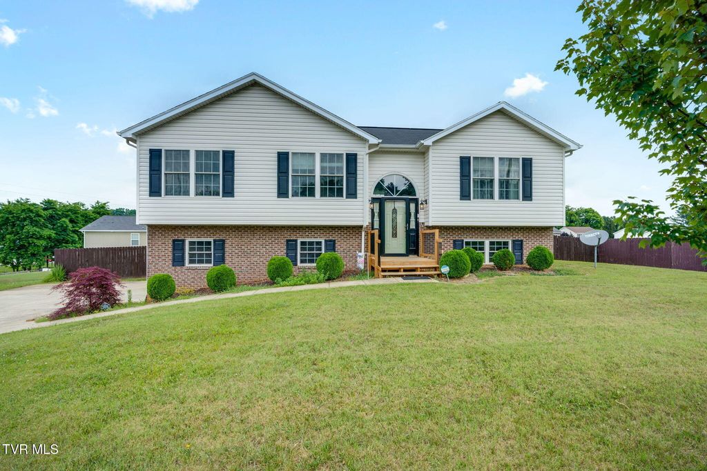 2020 Cody Cove, Bluff City, TN 37618
