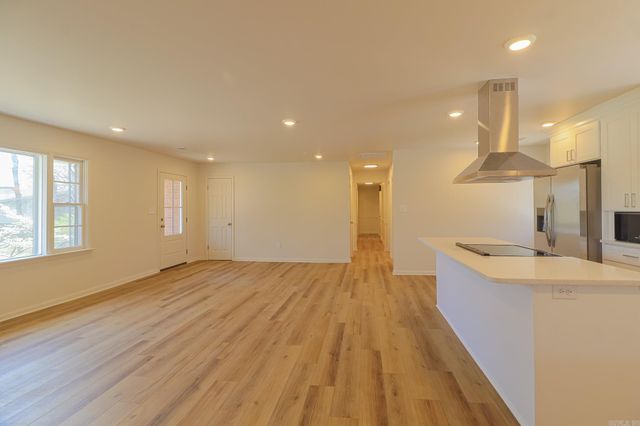 2711 Wood Street, Jonesboro, AR 72401