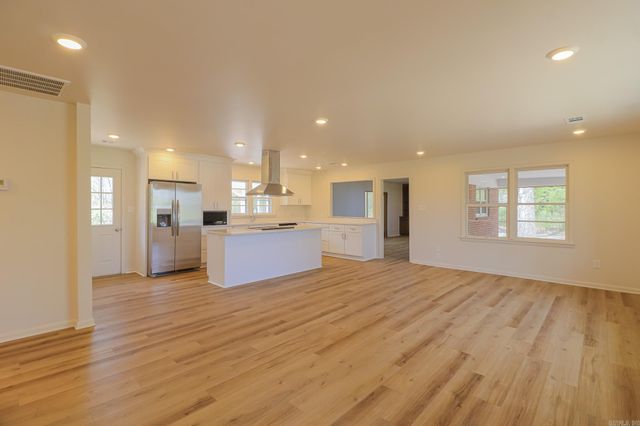 2711 Wood Street, Jonesboro, AR 72401