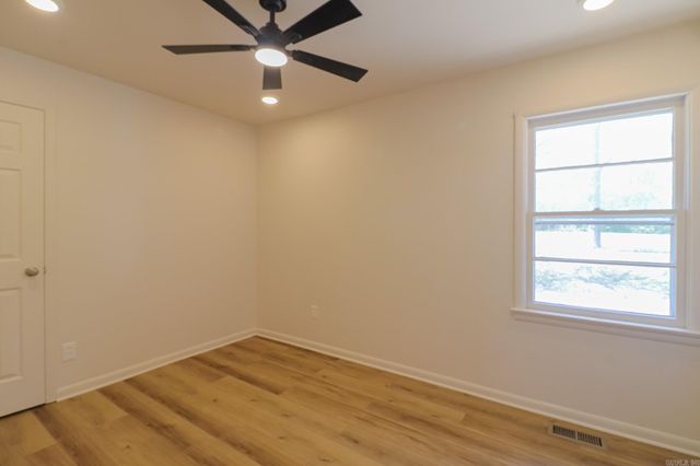 2711 Wood Street, Jonesboro, AR 72401