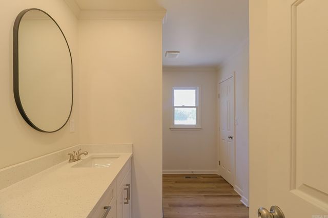 2711 Wood Street, Jonesboro, AR 72401