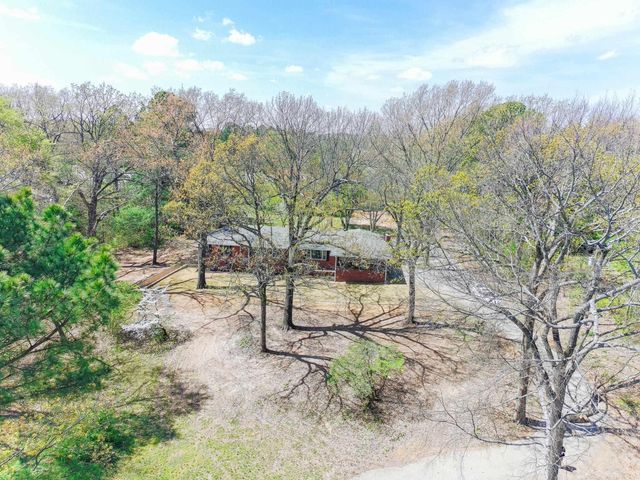 2711 Wood Street, Jonesboro, AR 72401