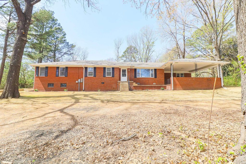 2711 Wood Street, Jonesboro, AR 72401