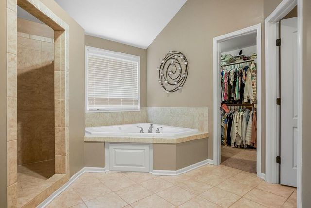 10992 S Barth Road, Olathe, KS 66061