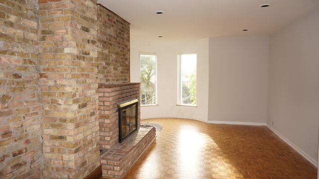 325 W Wisconsin Street 1853-2, Chicago, IL 60614