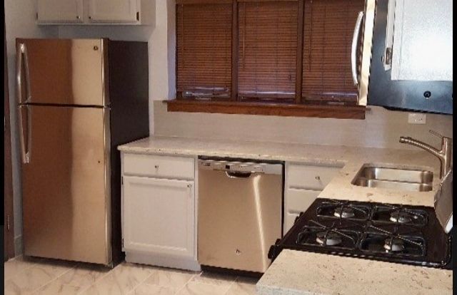325 W Wisconsin Street 1853-2, Chicago, IL 60614
