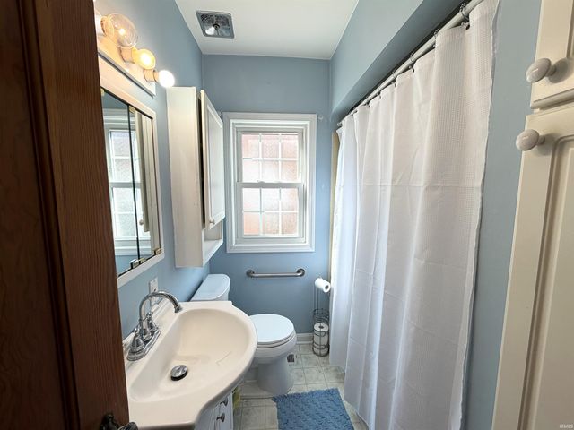 911 Oak Hill Road, Evansville, IN 47711