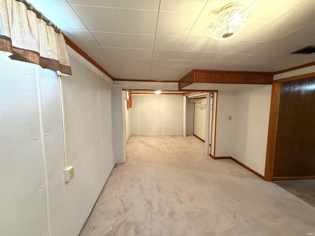 911 Oak Hill Road, Evansville, IN 47711