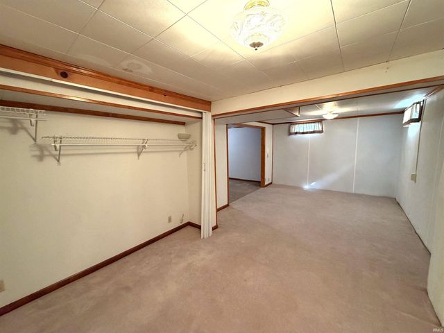 911 Oak Hill Road, Evansville, IN 47711