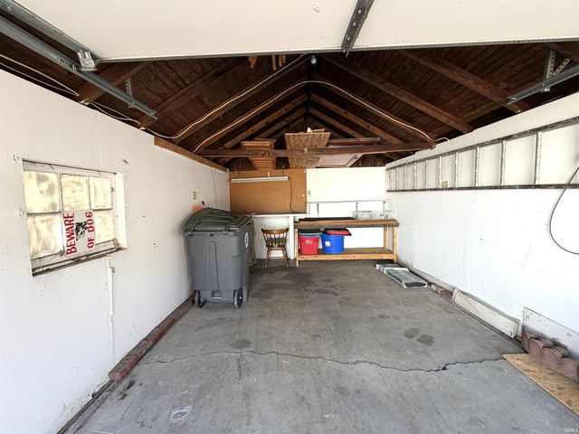 911 Oak Hill Road, Evansville, IN 47711