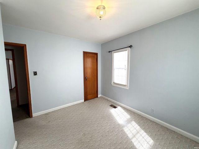 911 Oak Hill Road, Evansville, IN 47711