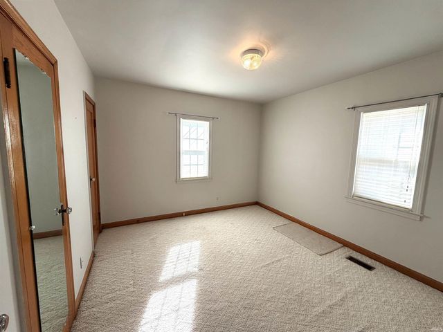 911 Oak Hill Road, Evansville, IN 47711