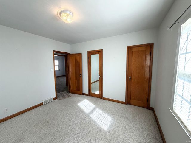 911 Oak Hill Road, Evansville, IN 47711