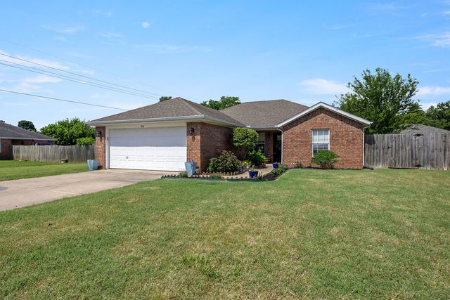112 Green Acres Street, Lowell, AR 72745