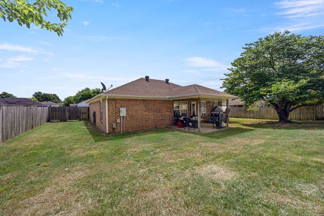 112 Green Acres Street, Lowell, AR 72745