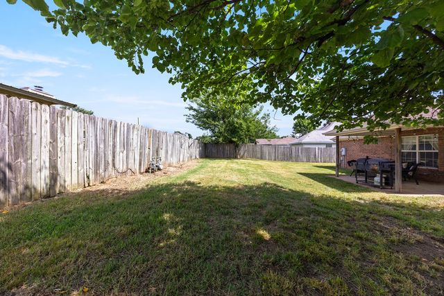 112 Green Acres Street, Lowell, AR 72745
