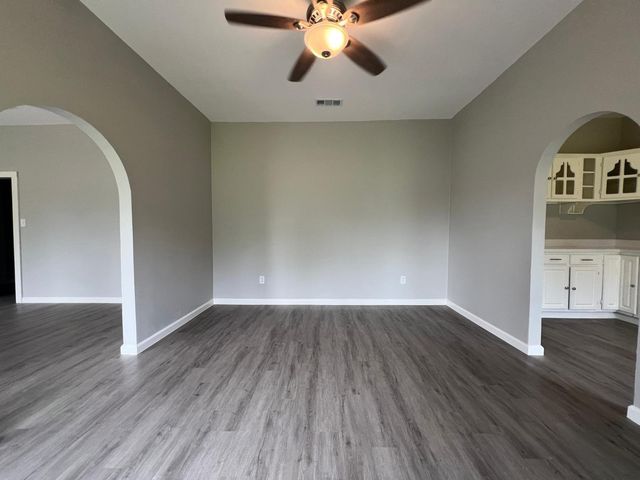 638 Kelly Lane, Holiday Lakes, TX 77515