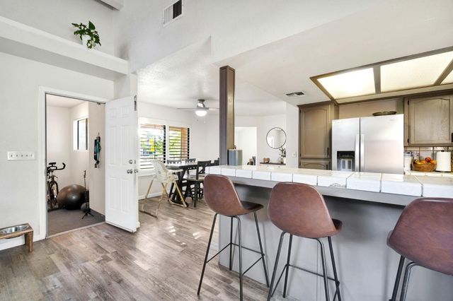 6241 N Lodi Avenue, Fresno, CA 93722