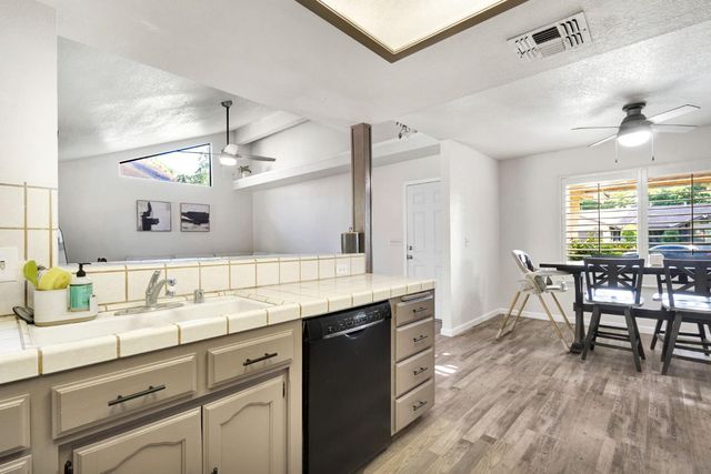 6241 N Lodi Avenue, Fresno, CA 93722